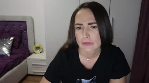   BeyonceDoll       Twitter DollBeyonce    online show from March 24, 10:05 pm