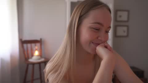 Snapshot of bibi_it_is chatting on February 28, 2:31 am Bibi online show from February 28, 2:31 am