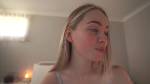 Snapshot of bibi_it_is chatting on November 2, 2:44 am Bibi online show from November 2, 2:44 am