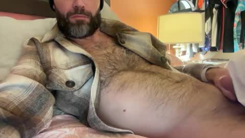 bidaddy83 online show from December 3, 6:14 am