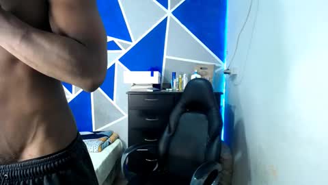 big_black11 online show from October 2, 4:22 am