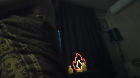 mom online show from April 6, 10:55 pm