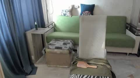 mom online show from February 4, 3:21 am