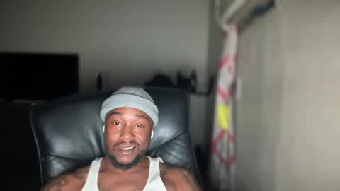 Snapshot of bigbackwoodcali chatting on January 18, 9:02 am bigbackwoodcali online show from January 18, 9:02 am