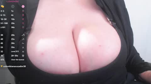 Snapshot of bigbittiesandfun chatting on September 27, 7:11 pm bigbittiesandfun online show from September 27, 7:11 pm