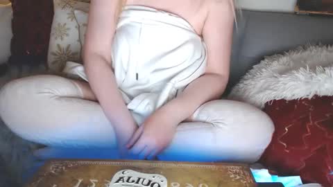 bigboobs_cutie online show from December 3, 7:38 am
