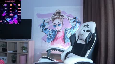 Snapshot of bigboobsalise chatting on December 29, 5:44 pm Alise online show from December 29, 5:44 pm