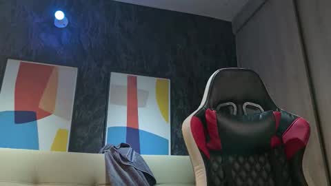 kyra Moor online show from November 25, 11:58 pm