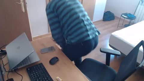 bigcok35spain online show from February 12, 10:35 am