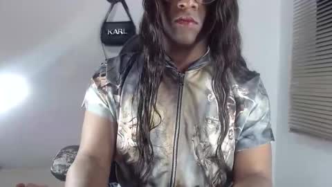 Snapshot of bigcrisblack chatting on October 15, 8:48 am cristina online show from October 15, 8:48 am