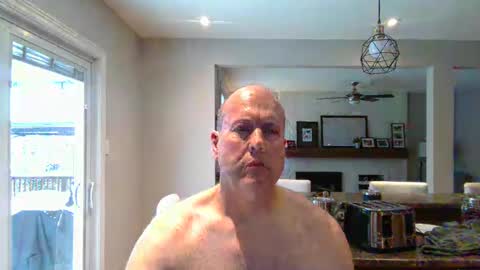 Snapshot of bigdave10005 chatting on February 9, 1:25 pm bigdave10005 online show from February 9, 1:25 pm