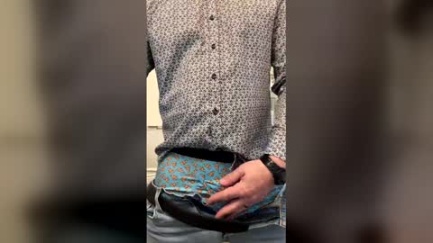 bigdick3981 online show from April 16, 11:32 am