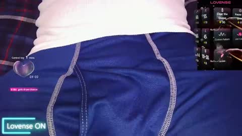 Snapshot of bigdikfreak chatting on October 15, 6:05 am BigDickFreak online show from October 15, 6:05 am