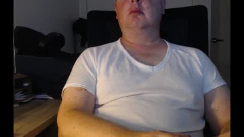 Snapshot of bighorn1981 chatting on January 17, 10:22 am bighorn1981 online show from January 17, 10:22 am