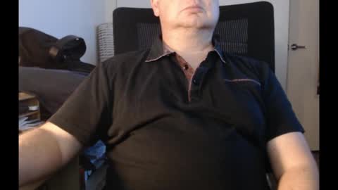 Snapshot of bighorn1981 chatting on January 14, 3:32 am bighorn1981 online show from January 14, 3:32 am