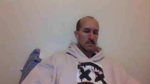 Snapshot of bighugemouthful chatting on January 9, 5:34 am Chaz online show from January 9, 5:34 am