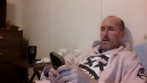 Snapshot of bighugemouthful chatting on February 17, 5:25 am Chaz online show from February 17, 5:25 am