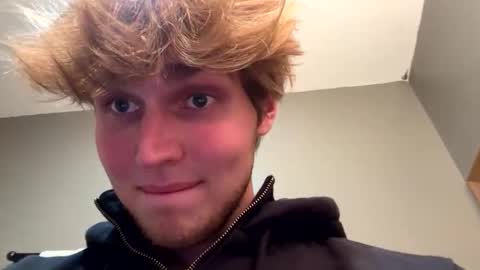 Snapshot of bigskinnyboyshh chatting on October 14, 10:02 pm bigskinnyboyshh online show from October 14, 10:02 pm