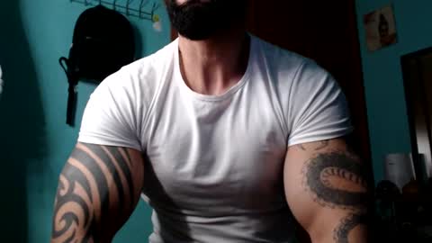 Snapshot of bigstallone chatting on January 5, 11:55 pm BigStallion online show from January 5, 11:55 pm