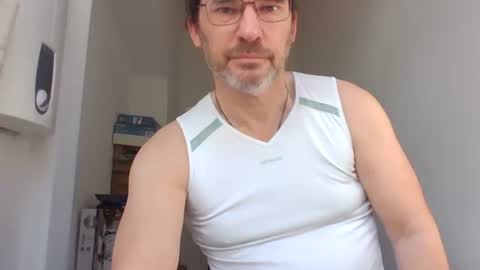 bikertom1988 online show from February 1, 11:42 am