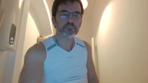 bikertom1988 online show from February 16, 12:19 am