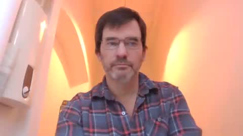 bikertom1988 online show from February 8, 4:14 pm