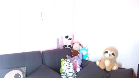 B-I-L-L-I-E 3 online show from April 11, 7:45 am