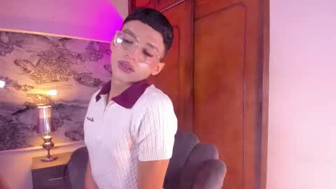 Sam online show from February 4, 12:09 pm