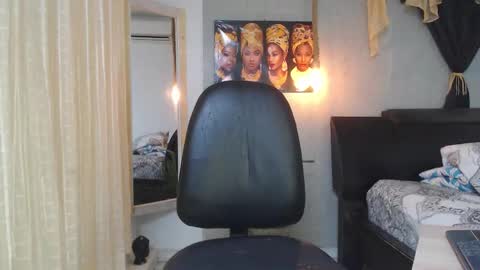Snapshot of black_king_241 chatting on September 28, 5:49 am black_king_241 online show from September 28, 5:49 am