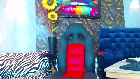 Snapshot of black_king_241 chatting on October 10, 4:18 am black_king_241 online show from October 10, 4:18 am