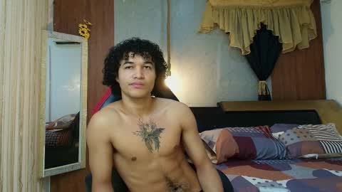 black_king_241 online show from April 2, 11:22 pm