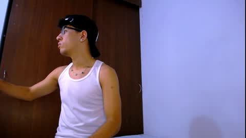 black_men9 online show from January 12, 5:25 am