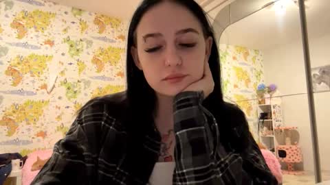 Liz online show from March 25, 7:53 pm