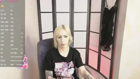 Emily online show from April 28, 8:29 am