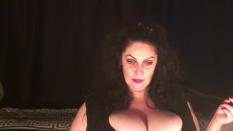 Sarah online show from March 15, 4:21 pm