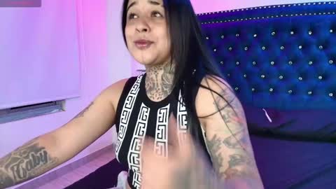Snapshot of black_roseee chatting on September 23, 3:33 am Rousse online show from September 23, 3:33 am
