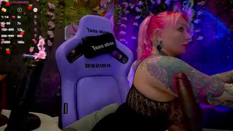 Alice online show from November 14, 7:05 pm