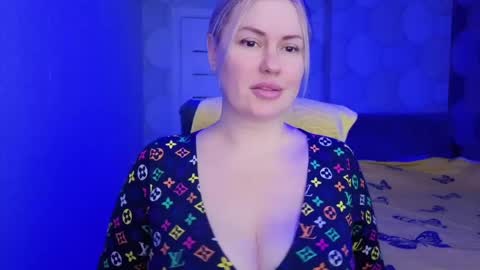 blackeyes11 online show from April 18, 2:35 am