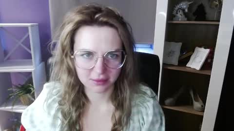 Z O E Y online show from March 27, 5:46 am