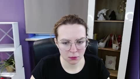 Z O E Y online show from April 7, 4:36 am