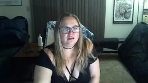 bladesizzo3111 online show from October 26, 4:57 am