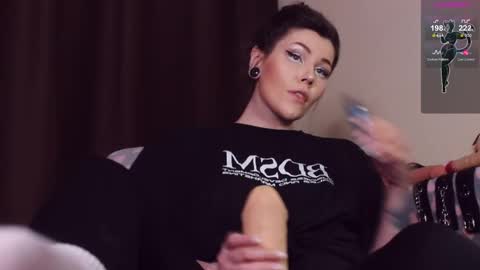 Britney online show from February 9, 7:09 pm