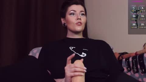 Britney online show from February 9, 4:07 pm