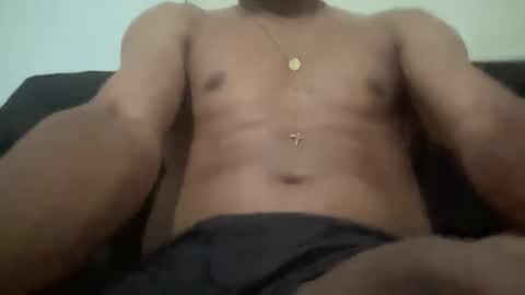 Snapshot of blingsexxx420 chatting on October 12, 7:05 pm blingsexxx420 online show from October 12, 7:05 pm