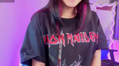 Snapshot of blithz_tay chatting on September 23, 12:32 pm blithz_tay online show from September 23, 12:32 pm