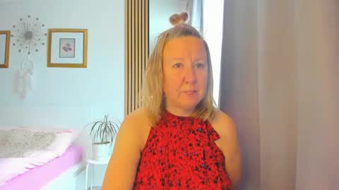 Nicole online show from March 12, 8:30 am