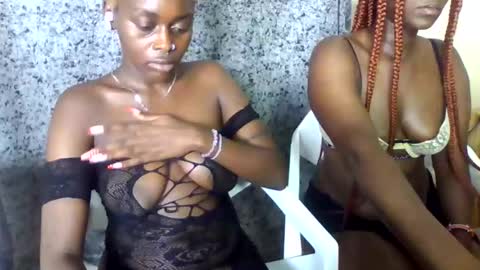Snapshot of blonde_barby chatting on October 14, 7:28 pm blonde_barby online show from October 14, 7:28 pm