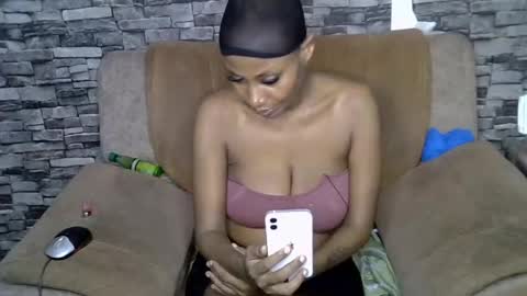blonde_creamy online show from July 8, 5:05 pm