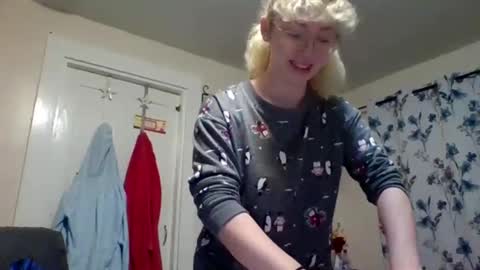 Katie online show from December 30, 5:12 pm