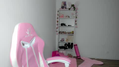 Snapshot of blondesoulmate chatting on February 25, 11:26 pm Elisa online show from February 25, 11:26 pm